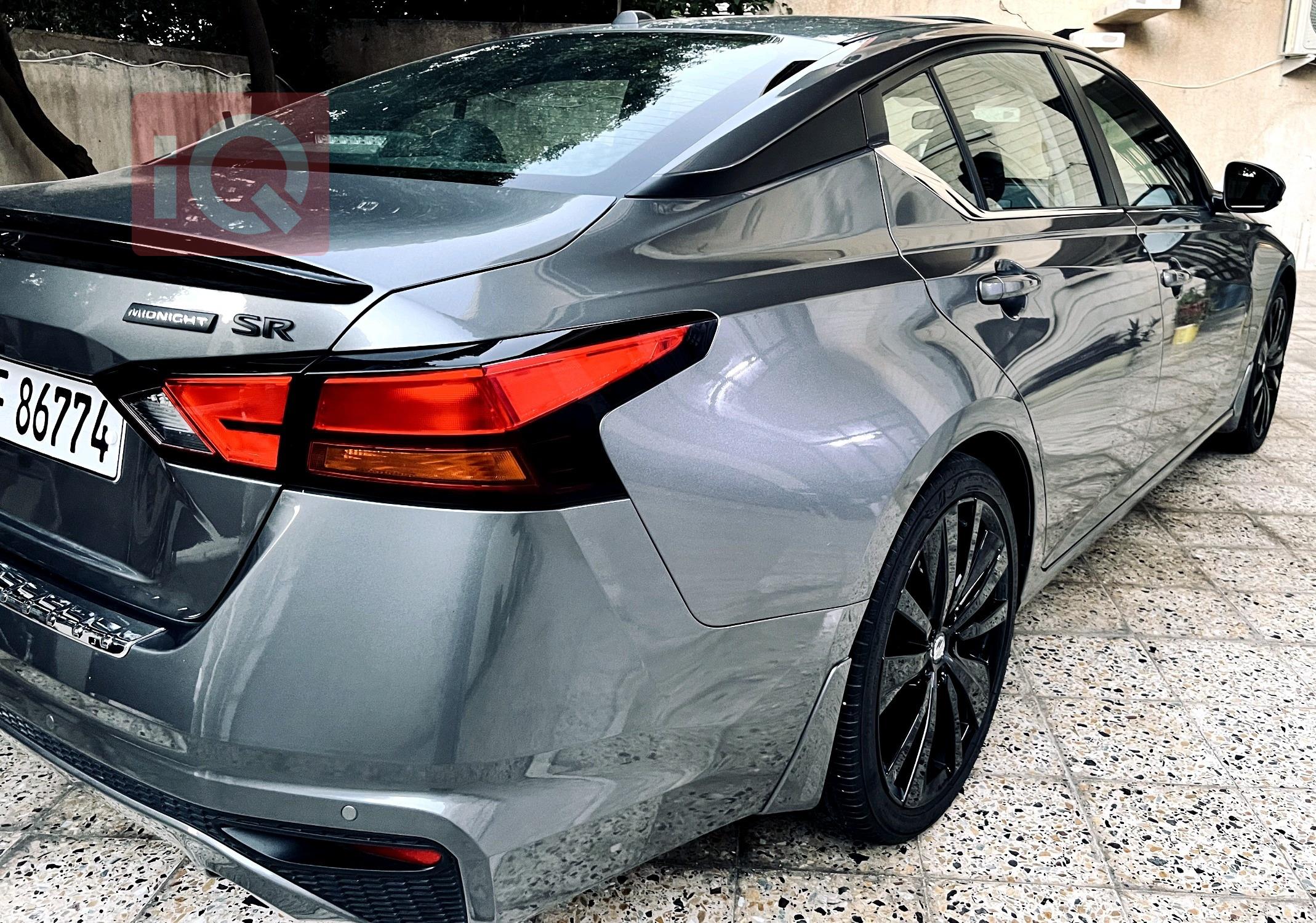 نيسان ألتيما